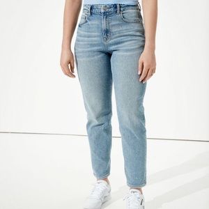 American Eagle curvy mom jean